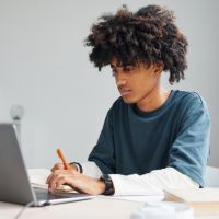 Image "Stock image of man searching"